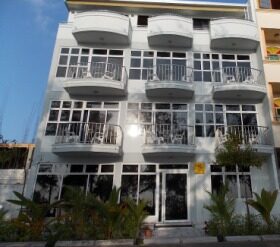 Hotel Review: Holiday Inn Resort Kandooma, Maldives