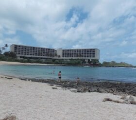 Hotel Review: Holiday Inn Waikiki Beachcomber Resort