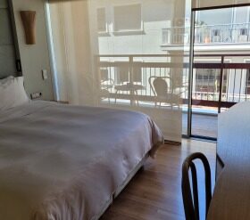 Hotel Review: Avant Garde Suites, Santorini