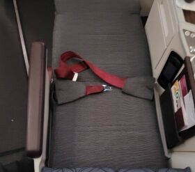 Airline Review: Qatar Airways – Business Class (Airbus 350-1000 Qsuites with Lie Flat Seats) : Doha – Los Angeles (QR 741)