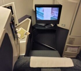 Airline Review: EVA Air – Business Class (Boeing 777-300ER Royal Laurel Class with True Flat Beds) : Taipei – San Francisco (BR 18)