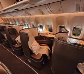 Airline Review: China Airlines – Business Class (Airbus A330-300 Business Class with Recliner Seats) : Taipei – Bangkok (CI 833)