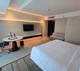 Airline Review: EVA Airways – Business Class (Boeing 787-10 with Lie Flat Seats) : Taipei – Narita (BR 196)